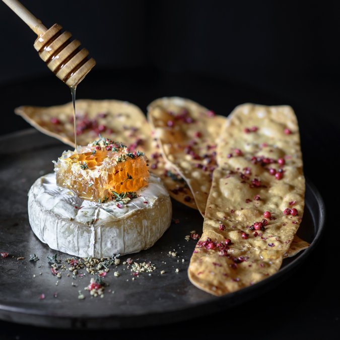 Raw Honey in Savoury Recipes: Benefits & Pairings
